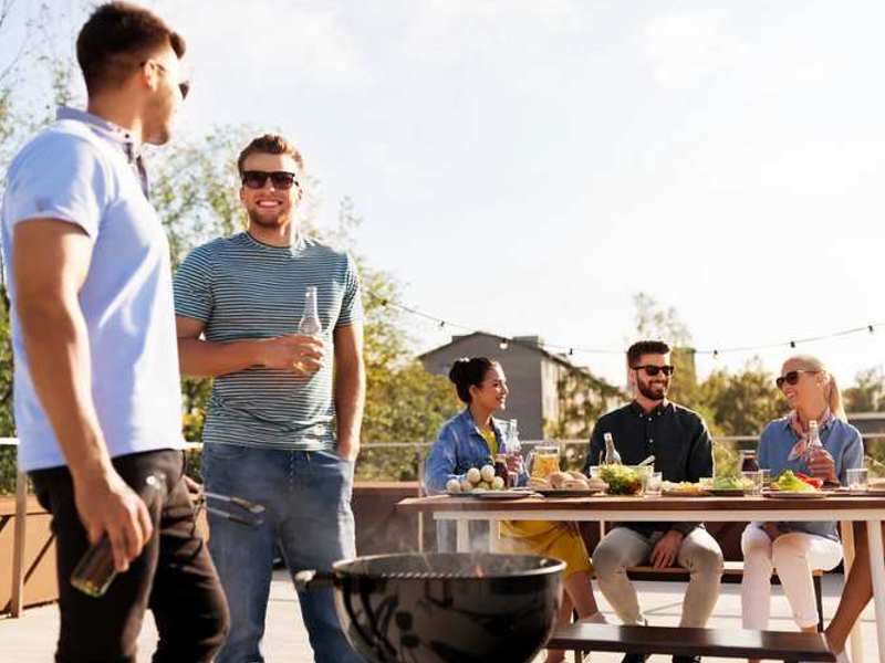 Il selvaggio mondo degli accessori per barbecue all'aperto